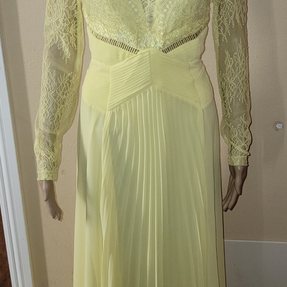 Women's Yellow Asos Design Tall Long Sleeve Lace Paneled Pleat Maxi Dress - Picture 6 of 6